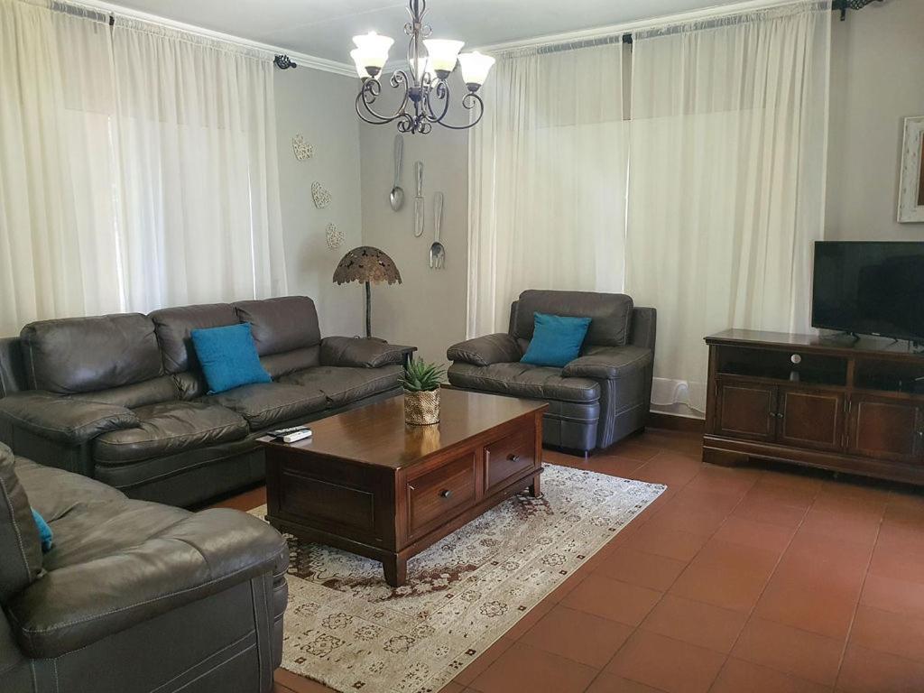 Micasa Sucasa Guesthouse Lephalale Экстерьер фото